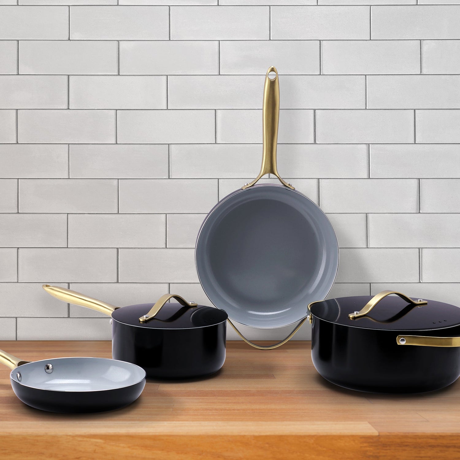 BLACK AND GOLD MODERN COOKWARE