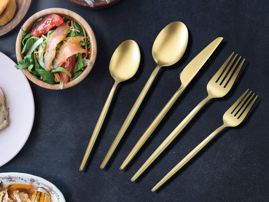 20 PIECE GOLD FLATWARE SET